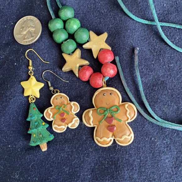 Wooden Gingerbread and Christmas tree mismatched necklace and earrings set 🌹 - Picture 2 of 3